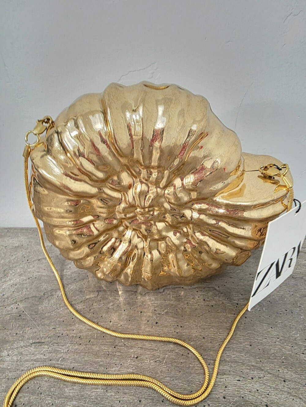Zara Metallic Shell Clutch Purse Womens Gold Seashell Summer Beach NWOT NEW - Picture 2 of 7